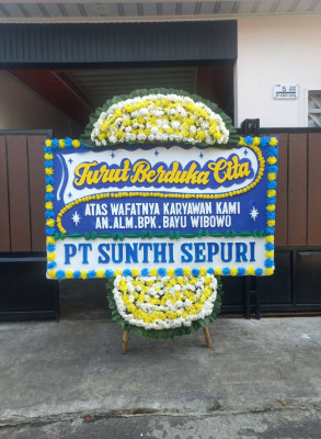 Papan Bunga Duka di Tanah Sareal