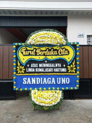 Papan Bunga Duka di Tanah Sareal